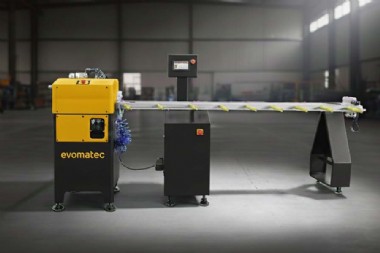 SIERRA AUTOMATICA PARA TIRAS DE PVC CON TRANSPORTADOR DIGITAL EVOOR DD