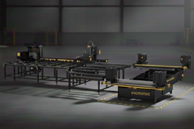 SISTEMA DE SOLDADURA DE VENTANAS PVC DE CUATRO CABEZALES Y MAQUINA CNC DE LIMPIEZA DE ESQUINAS EVOO